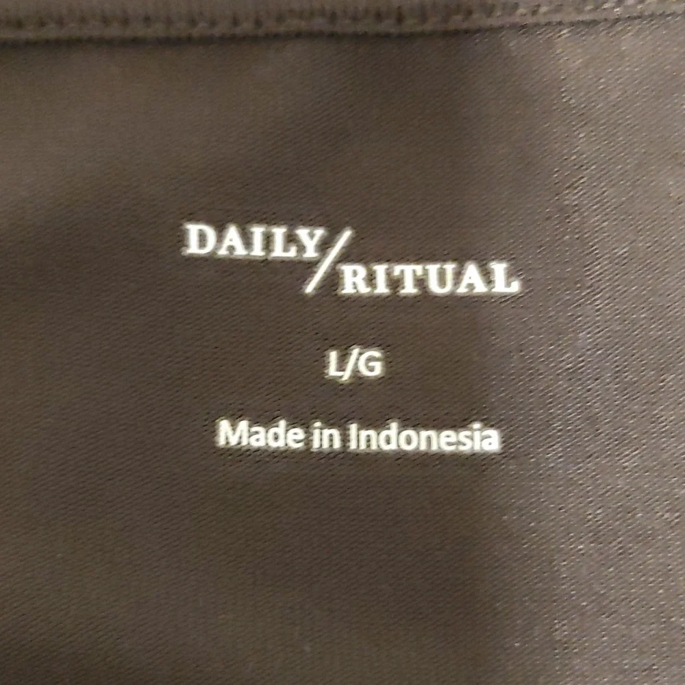 🎆 Daily Ritual Top - Picture 8 of 10
